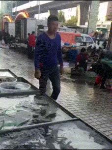 ���˾���Ц�Ķ�ʮ����ͼ��01��