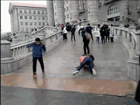 ����Ц���ϲ�£��Ķ�ʮ��ͼ��005��