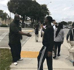 ����Ц���ϲ�£��Ķ�ʮ��ͼ��005��