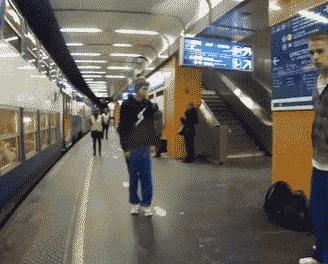 ���˻���ȸԾ�Ķ�ʮ����ͼ��001��