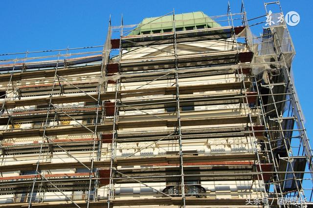 ����վ���£������ˣ�28�����Ӵ�18¥ˤ�¾�Ȼ����־����