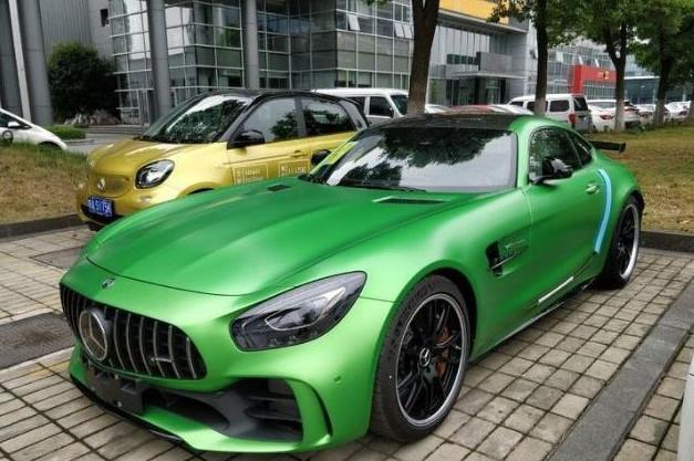 ���³���ͣ�����³�����Ȼ����󣬵�����28̨������������