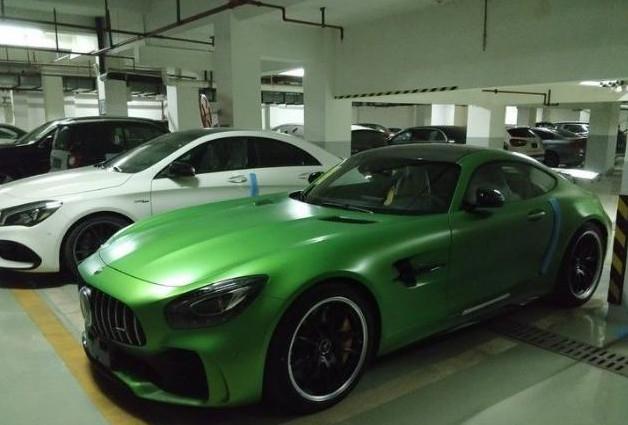 ���³���ͣ�����³�����Ȼ����󣬵�����28̨������������