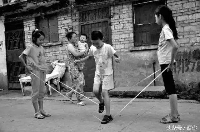 ר��80��Ļ��䣬90����ʵҲ����00��Ͳ�֪����������