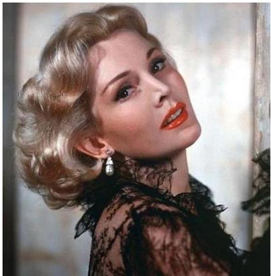 ���������õĺ����봫��Ů�ǣ�һ��9�λ�����69�껹��С28������