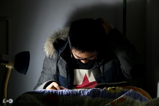 28��С���»�ҹ��ʹ��ҽ�������Ӳ����ҽ����������һ�������ģ�