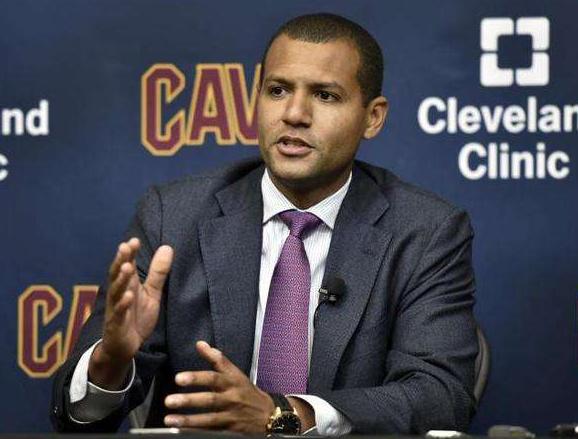 JR��٩û�б���ʿ���ף��˳�������㽻���ߣ�����û�����Ҫ��